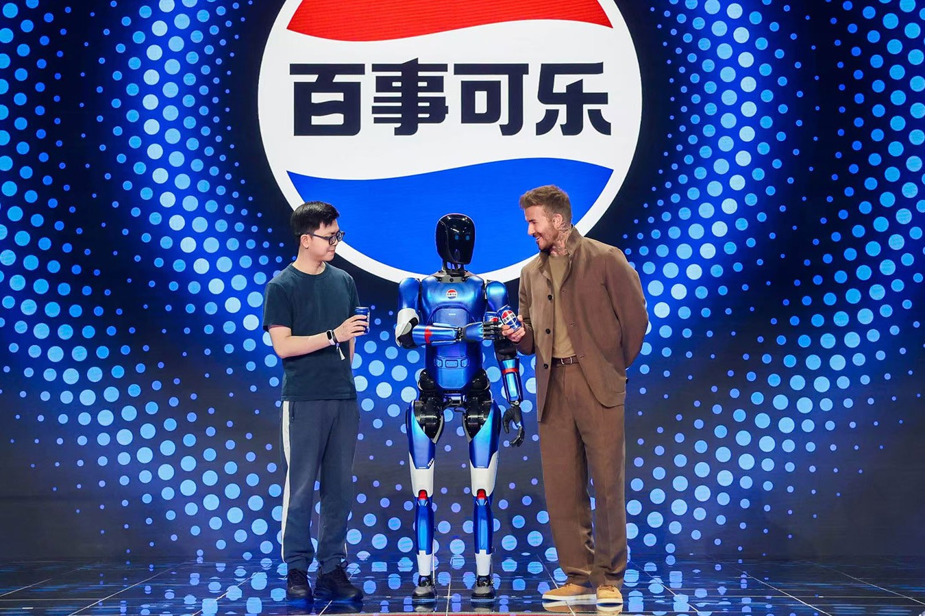 尊时凯龙机器人携手百事中国共创“百事蓝宝” 共燃渴望新章